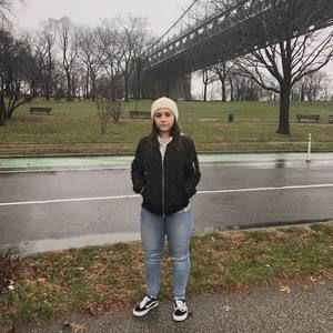 Meet your Posher, Valentina